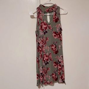 Green floral dress with keyhole and button detail